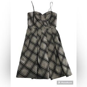 Women’s Nine West Dress. Size 4 Gray Black Plaid Cocktail Satin Finish Aceto